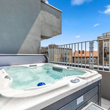 Lam Pink - Jacuzzi - Ac - Ps4 Apartment Bratislava Exterior foto