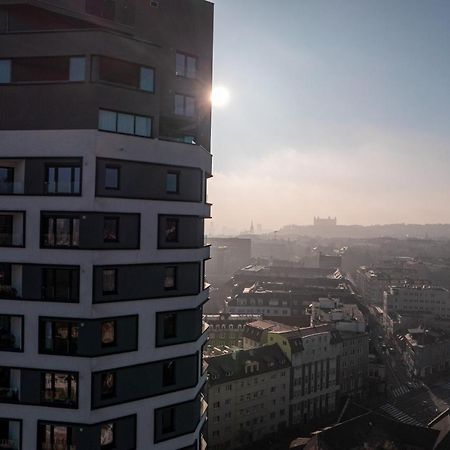 Lam Pink - Jacuzzi - Ac - Ps4 Apartment Bratislava Exterior foto