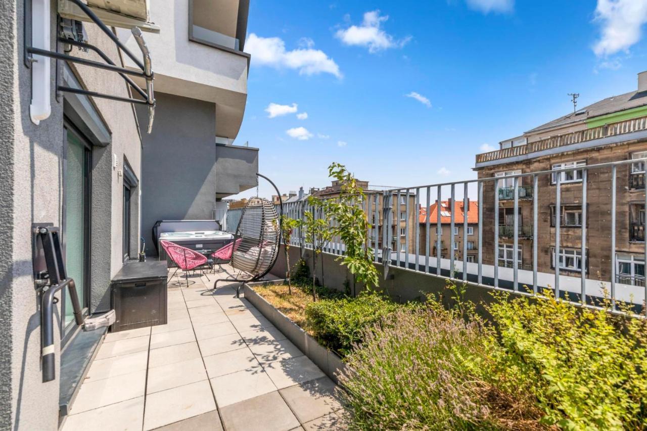 Lam Pink - Jacuzzi - Ac - Ps4 Apartment Bratislava Exterior foto