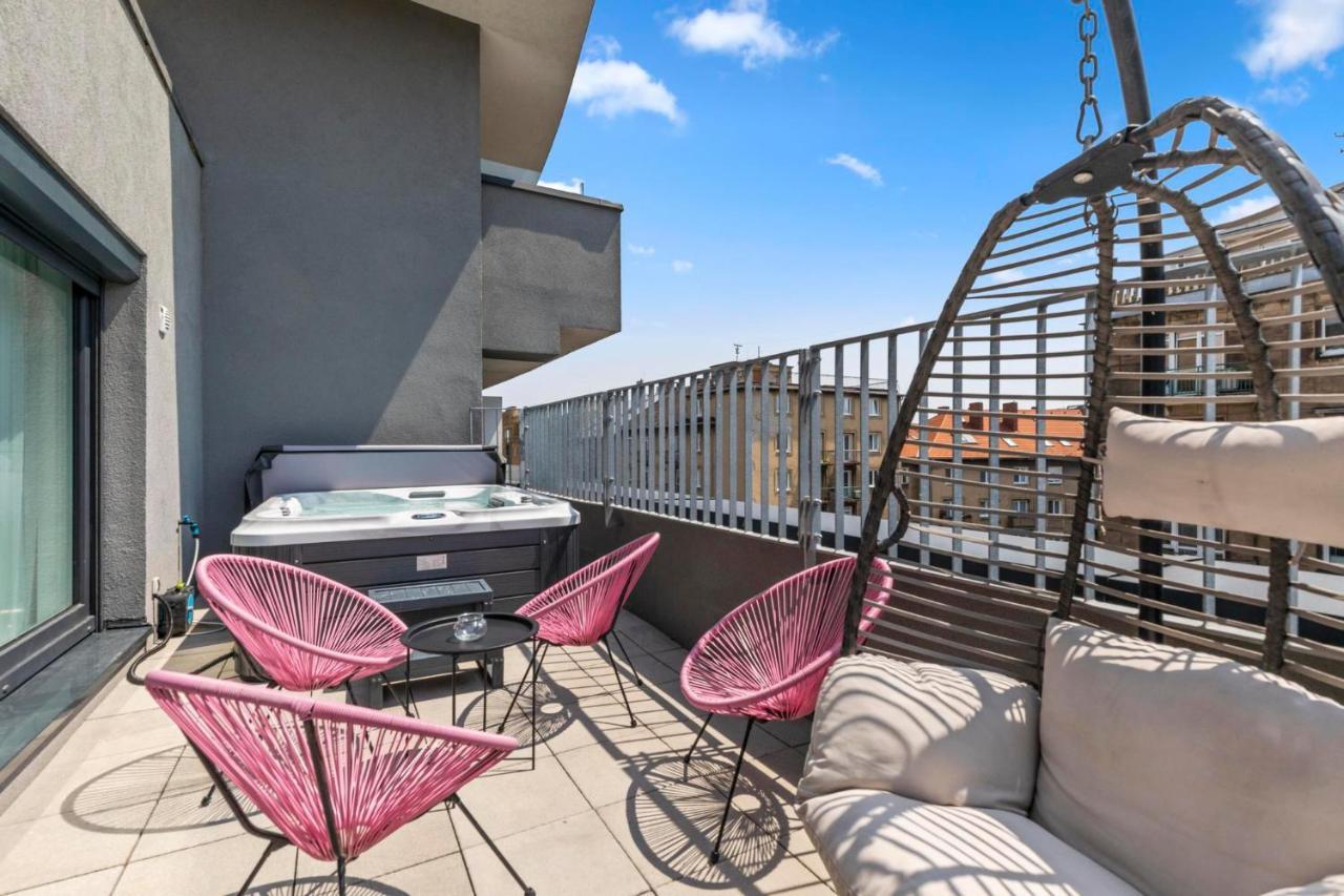 Lam Pink - Jacuzzi - Ac - Ps4 Apartment Bratislava Exterior foto