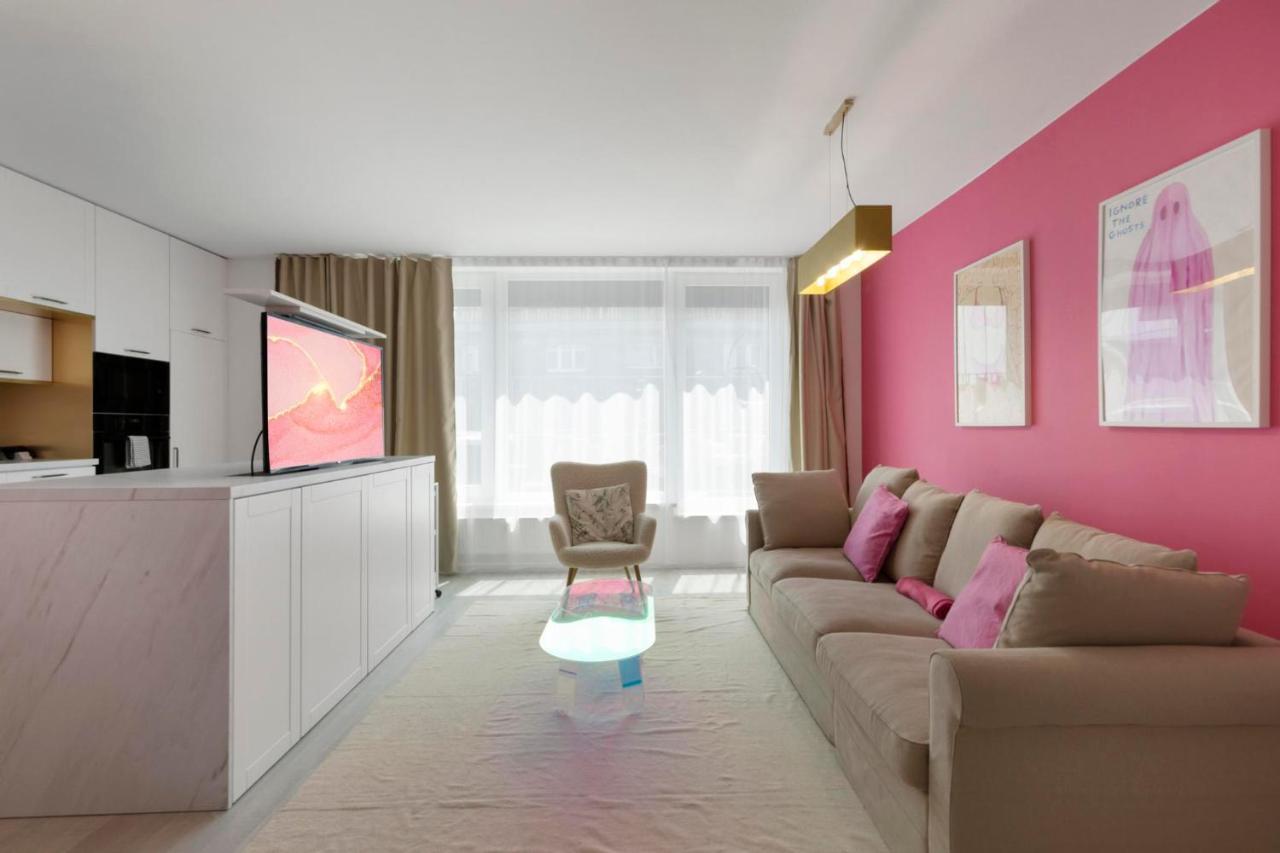 Lam Pink - Jacuzzi - Ac - Ps4 Apartment Bratislava Exterior foto
