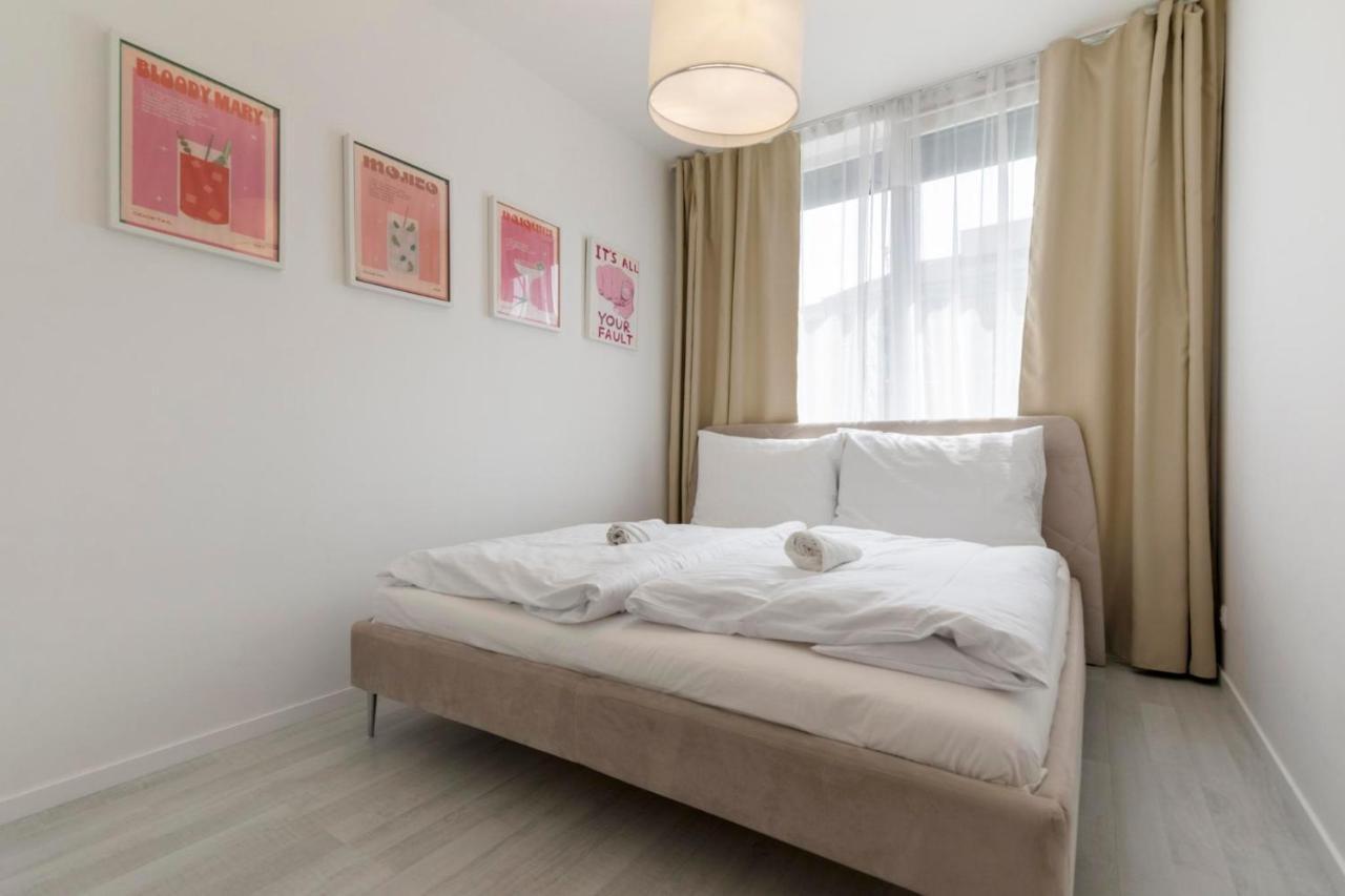 Lam Pink - Jacuzzi - Ac - Ps4 Apartment Bratislava Exterior foto