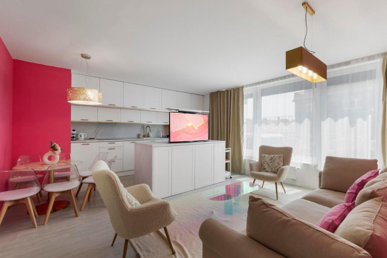 Lam Pink - Jacuzzi - Ac - Ps4 Apartment Bratislava Exterior foto