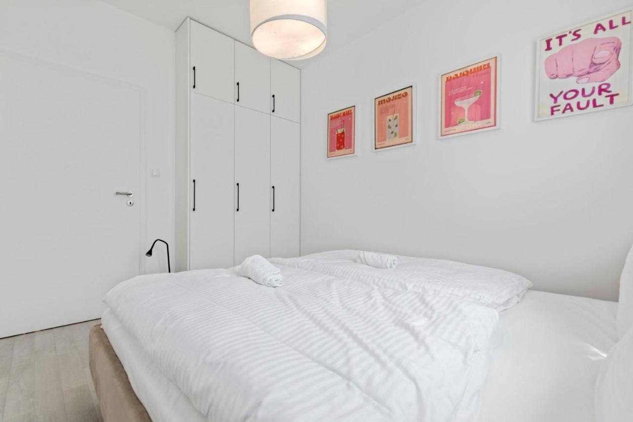 Lam Pink - Jacuzzi - Ac - Ps4 Apartment Bratislava Exterior foto