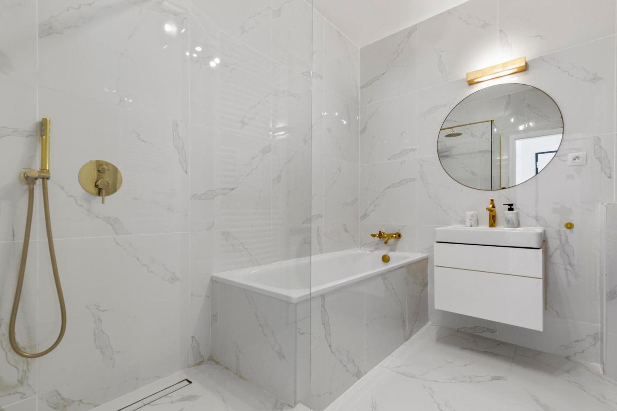 Lam Pink - Jacuzzi - Ac - Ps4 Apartment Bratislava Exterior foto