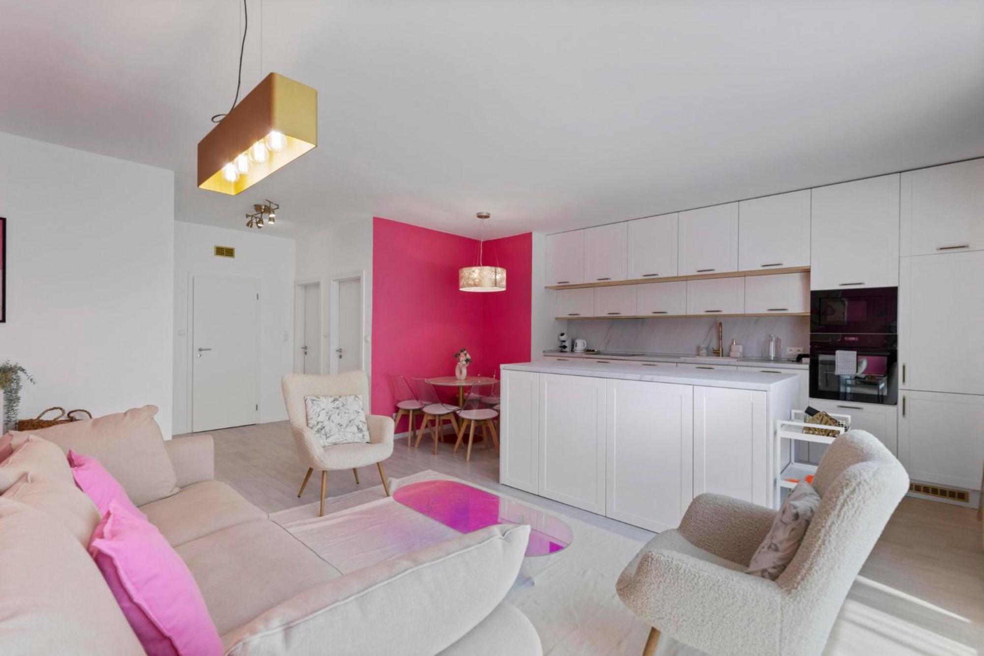 Lam Pink - Jacuzzi - Ac - Ps4 Apartment Bratislava Exterior foto